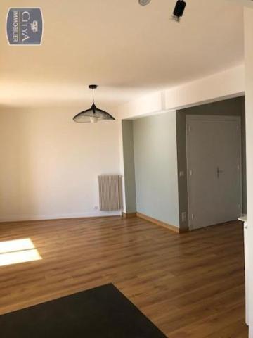 Appartement à louer 2 pièces 57.87m²