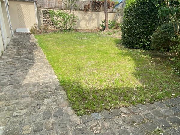 Maison Le Mesnil Le Roi 8 pièce(s) 140.30 m2

Loyer €2 900/mois **

- Ref : 12475