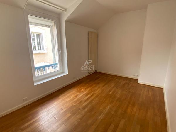 Maison Le Mesnil Le Roi 8 pièce(s) 140.30 m2

Loyer €2 900/mois **

- Ref : 12475