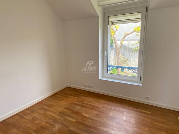 Maison Le Mesnil Le Roi 8 pièce(s) 140.30 m2

Loyer €2 900/mois **

- Ref : 12475