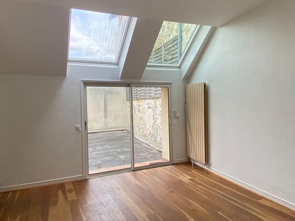 Maison Le Mesnil Le Roi 8 pièce(s) 140.30 m2

Loyer €2 900/mois **

- Ref : 12475