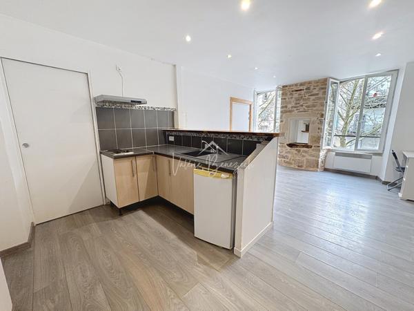 Saint-Affrique (12400) Studio rénové lumineux 27 m²