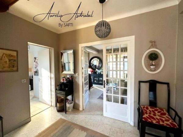 Très belle maison avec grand jardin arboré et piscine à Sarlat