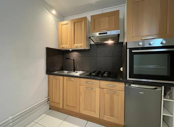 Vente                                                      Appartement
                        
                     3 pièces                      50 m2                     à Chartres