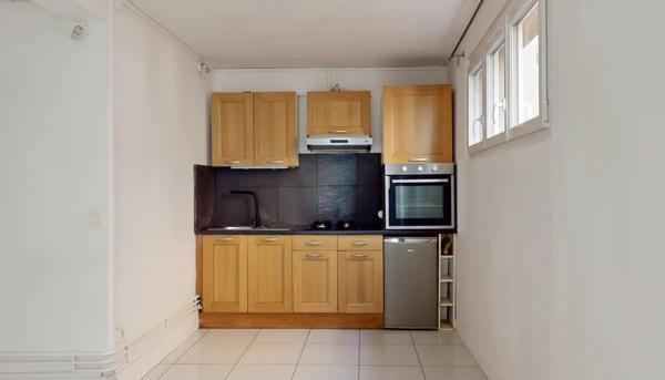 Vente                                                      Appartement
                        
                     3 pièces                      50 m2                     à Chartres