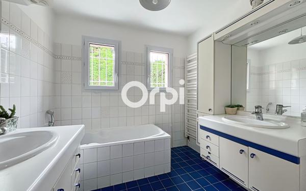 Maison à vendre    5 pièces •  Chazelles-sur-Lyon