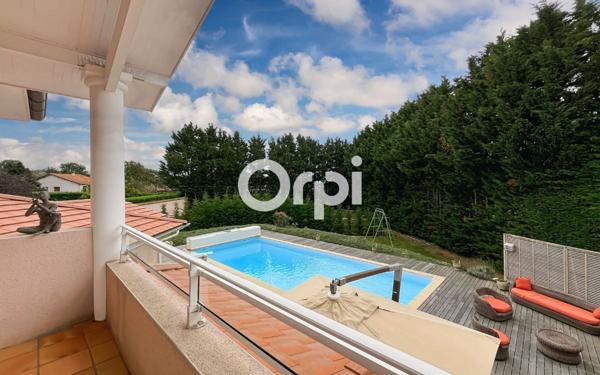 Maison à vendre    5 pièces •  Chazelles-sur-Lyon