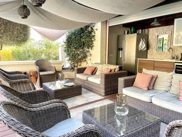 Rare Opportunité d’Affaires : Resort Gay Haut de Gamme – Murs et Fonds de Commerce à Vendre