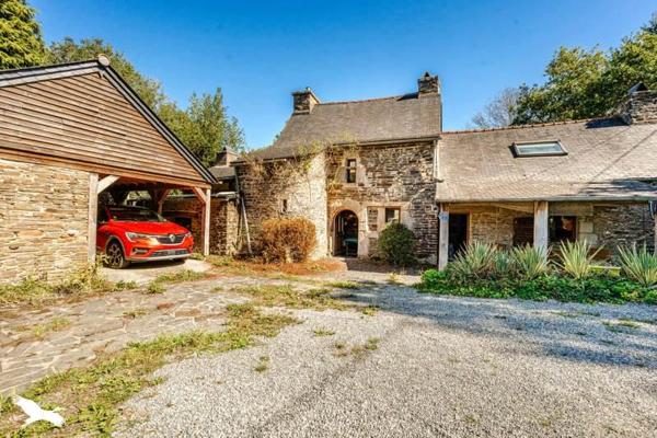 Maison à vendre 241 960 € Motreff 6 p 138 m² DPE D