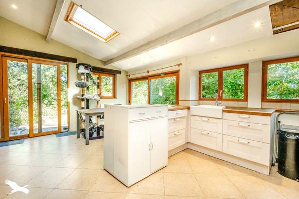 Maison à vendre 241 960 € Motreff 6 p 138 m² DPE D