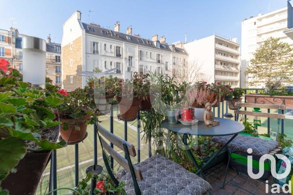 Appartement 3 pièces de 74 m² à Paris (75015)