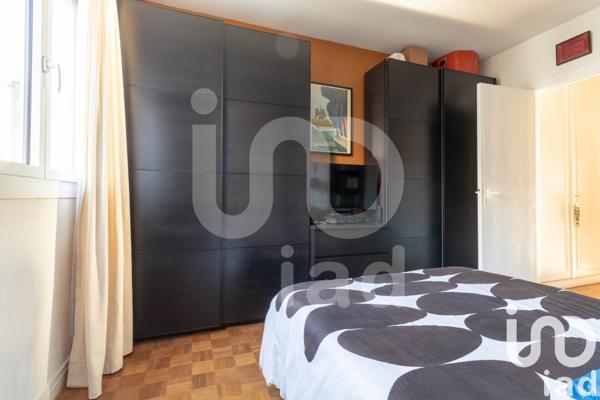 Appartement 3 pièces de 74 m² à Paris (75015)