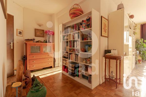 Appartement 3 pièces de 74 m² à Paris (75015)