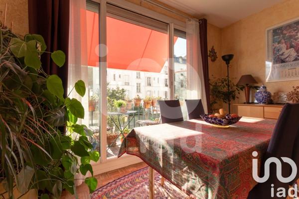 Appartement 3 pièces de 74 m² à Paris (75015)