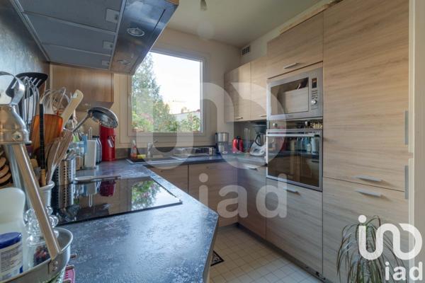 Appartement 3 pièces de 74 m² à Paris (75015)