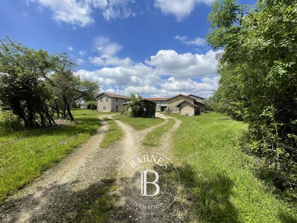 Villars-les-Dombes, Propriété  1 000 m² à vendre