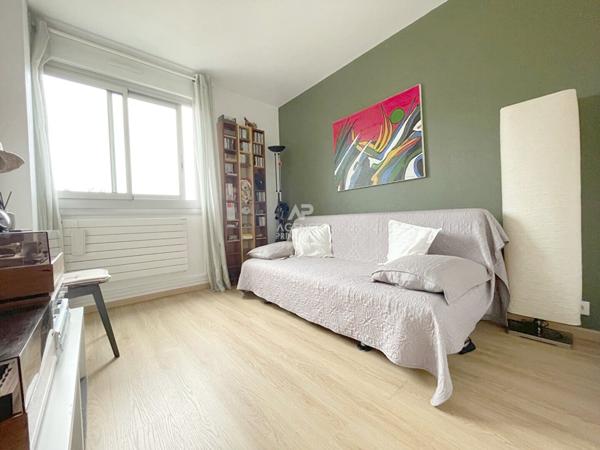 CHAVILLE - limite Sèvres - SUPERBE 4 pièces avec balcons et Box €448 000 ** - Référence 658-CS