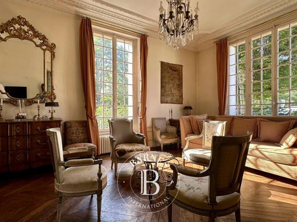 Arpajon, Maison 6 Chambres -  213 m² à vendre