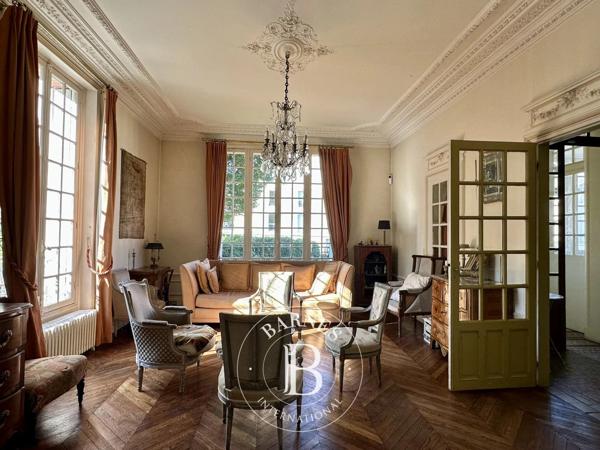 Arpajon, Maison 6 Chambres -  213 m² à vendre