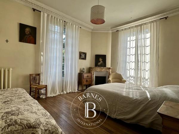 Arpajon, Maison 6 Chambres -  213 m² à vendre