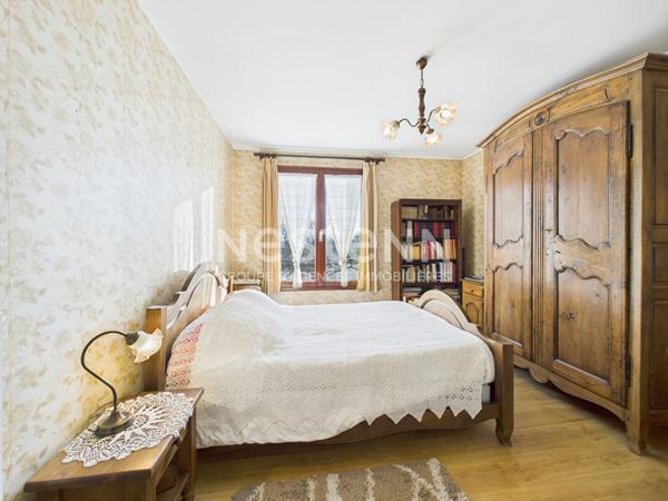 A vendre à Aurillac, quartier Belbex, sur terrain clos d'environ 600m², Maison de type 4 d'une surface de 111 m²