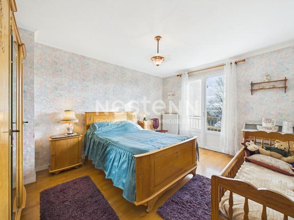 A vendre à Aurillac, quartier Belbex, sur terrain clos d'environ 600m², Maison de type 4 d'une surface de 111 m²