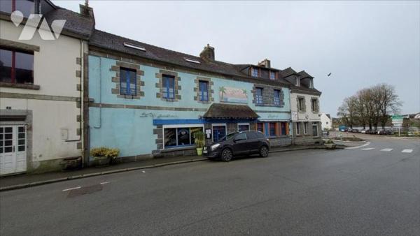 HUELGOAT - IMMEUBLE D'HABITATION ET COMMERCE