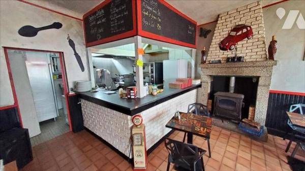 HUELGOAT - IMMEUBLE D'HABITATION ET COMMERCE