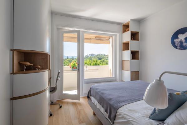 Ecully - Centre - Appartement de 142,57 m² - Grande terrasse - 4 chambres - Garage - Cave