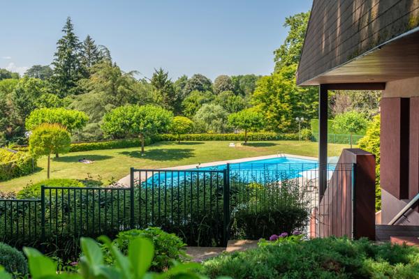 Ecully - Centre - Appartement de 142,57 m² - Grande terrasse - 4 chambres - Garage - Cave