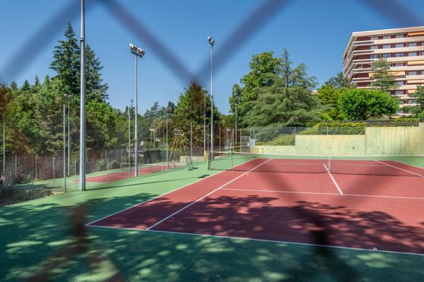 Ecully - Centre - Appartement de 142,57 m² - Grande terrasse - 4 chambres - Garage - Cave
