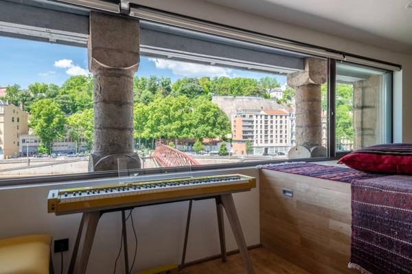 LYON 5 - Quai de Saône - Appartement de 122 m² rénové - Duplex - 2 chambres - Vue Saône et Croix-Rousse