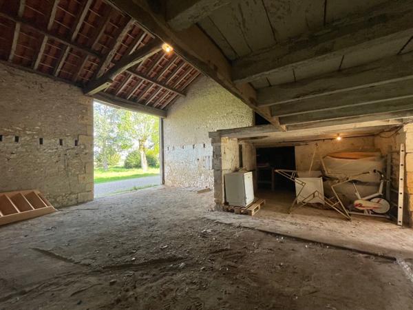 Opportunité à saisir : local artisanal/stockage à 2 min de l'aéroport !
