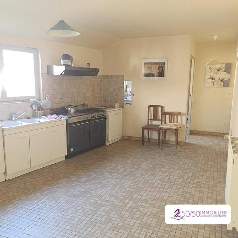 Immeuble avec local commercial