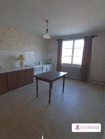 Immeuble avec local commercial