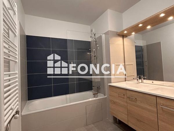 Location Appartement 4 pièces 87.44 m² - 11 RUE COLOMBINE Grenoble 38100