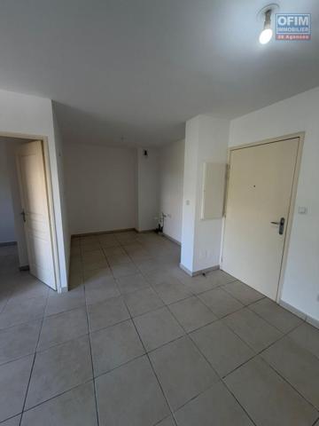 A vendre - Appartement T3 de 51 m2 avec varangue parking fermé-Secteur Sainte-Clotilde