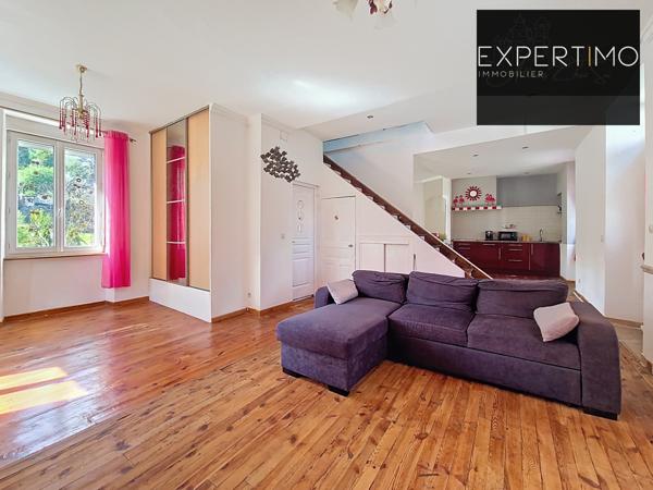 Cassagnes-Bégonhès (12120) Charmante Maison de Village T5 de 170 m² séparée en 2 logements