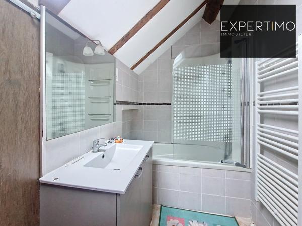 Cassagnes-Bégonhès (12120) Charmante Maison de Village T5 de 170 m² séparée en 2 logements