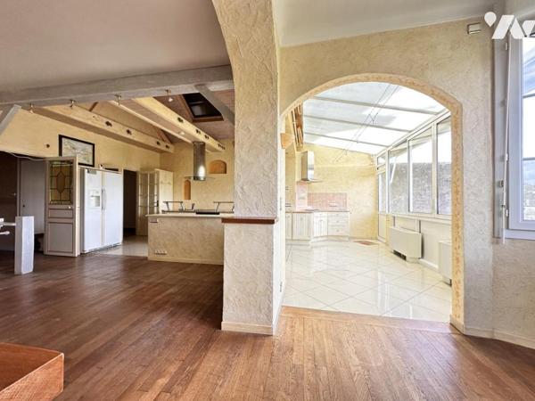 Local commercial avec logement à Ste Maure de Touraine