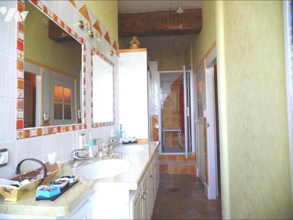 Local commercial avec logement à Ste Maure de Touraine