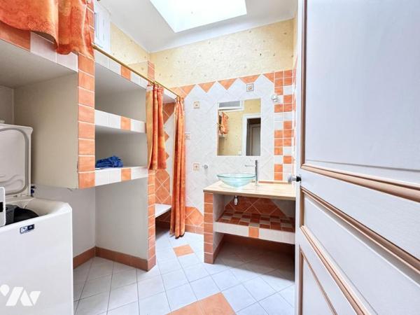 Local commercial avec logement à Ste Maure de Touraine