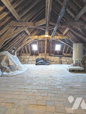Local commercial avec logement à Ste Maure de Touraine