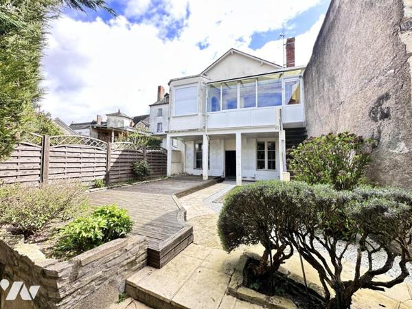 Local commercial avec logement à Ste Maure de Touraine