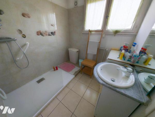 BEAUVALLON - Maison jumelée à étage de 104 m2 env.