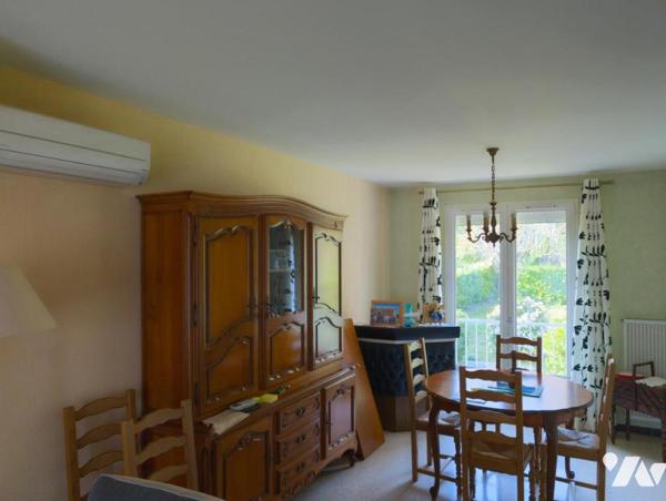 BEAUVALLON - Maison jumelée à étage de 104 m2 env.