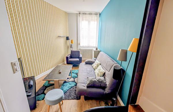 Le Mans (72100) MAISON DE VILLE - 2 CHAMBRES - COURETTE ET GARAGE