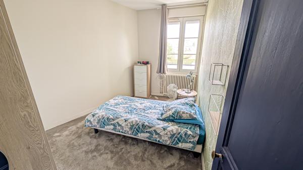 Le Mans (72100) MAISON DE VILLE - 2 CHAMBRES - COURETTE ET GARAGE