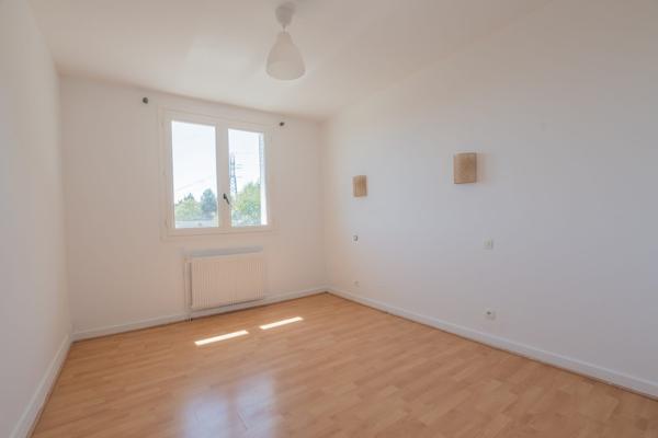 Maison individuelle, 4 chambres, jardin et garage