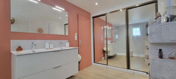 MAISON PARFAITEMENT ENTRETENUE – PROCHE TOUTES COMMODITÉS